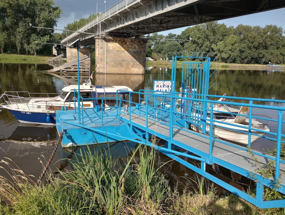 Kotvení pod mostem Josefa Straky